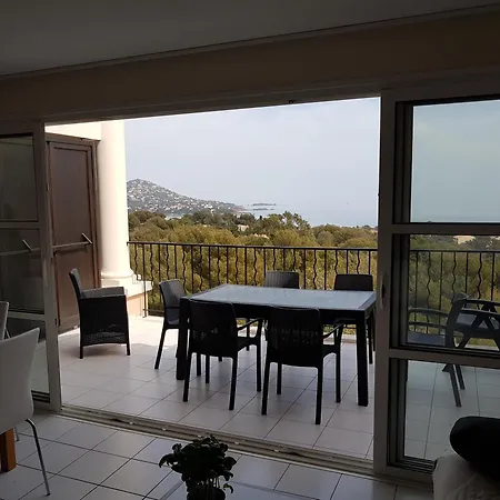 Cap Esterel 6 Pers Vue Classe 3 Etoiles Сен-Рафаэль