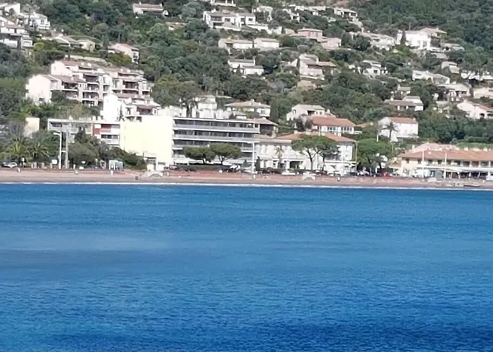 Cap Esterel 6 Pers Vue Classé 3 Etoiles *