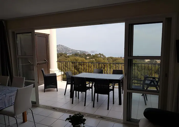 Cap Esterel 6 Pers Vue Classé 3 Etoiles Saint-Raphaël